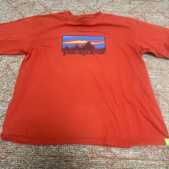 PATAGONIA Men's Mountain Horizon Red T-Shirt Short Sleeves Size XL - Picture 3 of 8